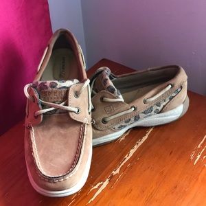 Sperry boat shoes, brand new only worn once!